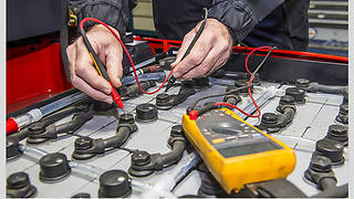 SafetyBytes® Forklift Safety: Charging A Battery